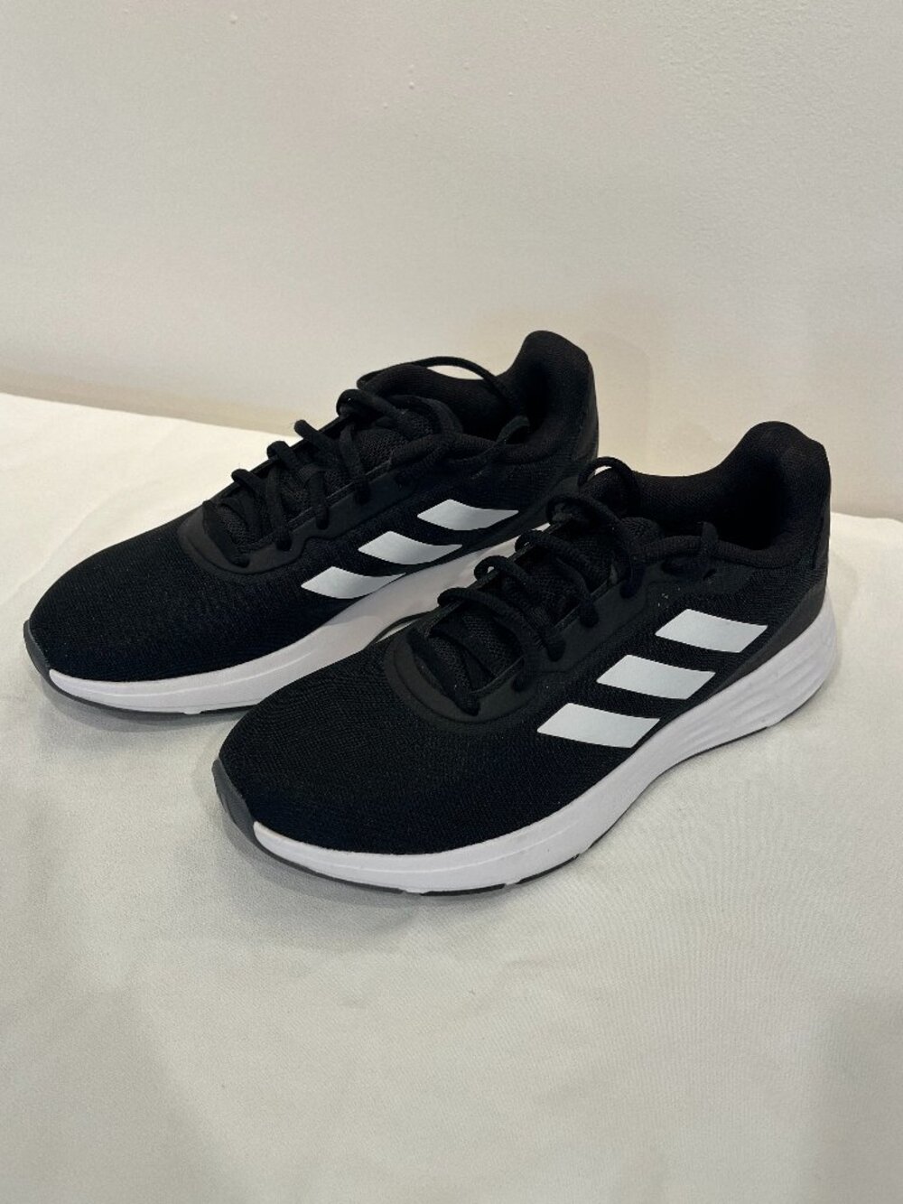 Adidas Start Your Run sneakers New 6.5 womens Lightmotion black white walking